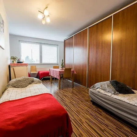 Nad Pizzeria בית אירוח