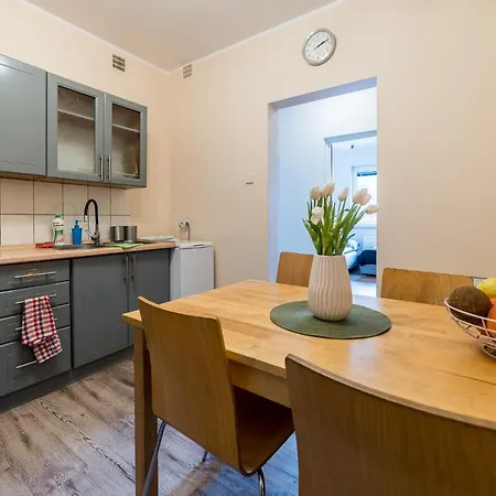 Nad Pizzeria Homestay Poznan
