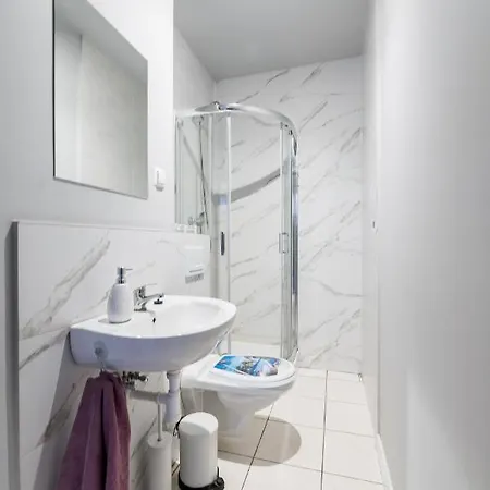 Nad Pizzeria Homestay Poznan