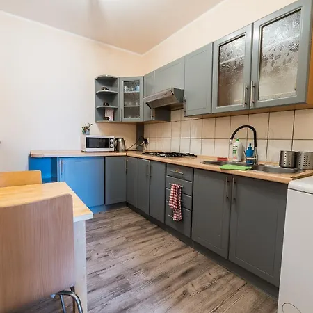 Nad Pizzeria Homestay Poznan