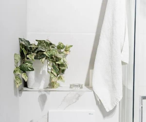 Nad Pizzeria בית אירוח